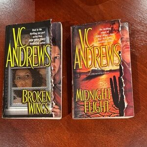 VC Andrews Book Set: Broken Wings & Midnight Flight